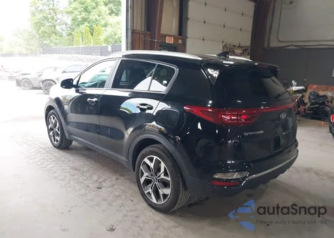 2021 Kia Sportage Ex z USA, uszkodzony, nr VIN KNDPNCAC5M7886551